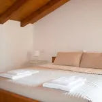 Διαμέρισμα Dachgeschosswohnung Am Fuer 6 Personen By Interhome