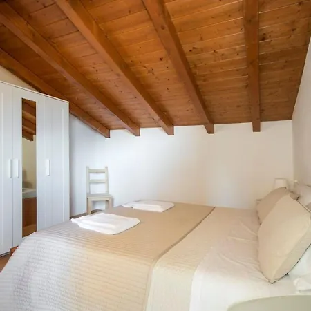 Apartmán Dachgeschosswohnung Am Fuer 6 Personen By Interhome *