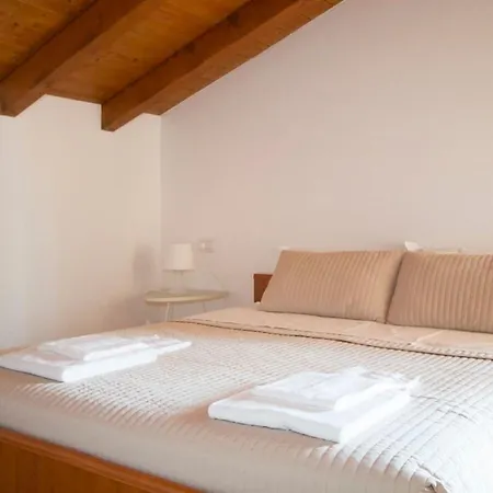 Apartmán Dachgeschosswohnung Am Fuer 6 Personen By Interhome